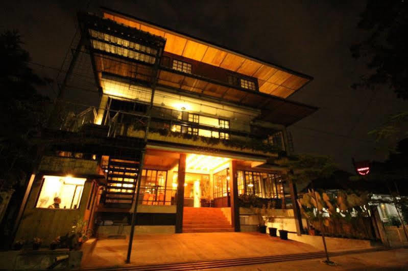 בנדונג Triple Seven Bed & Breakfast מראה חיצוני תמונה